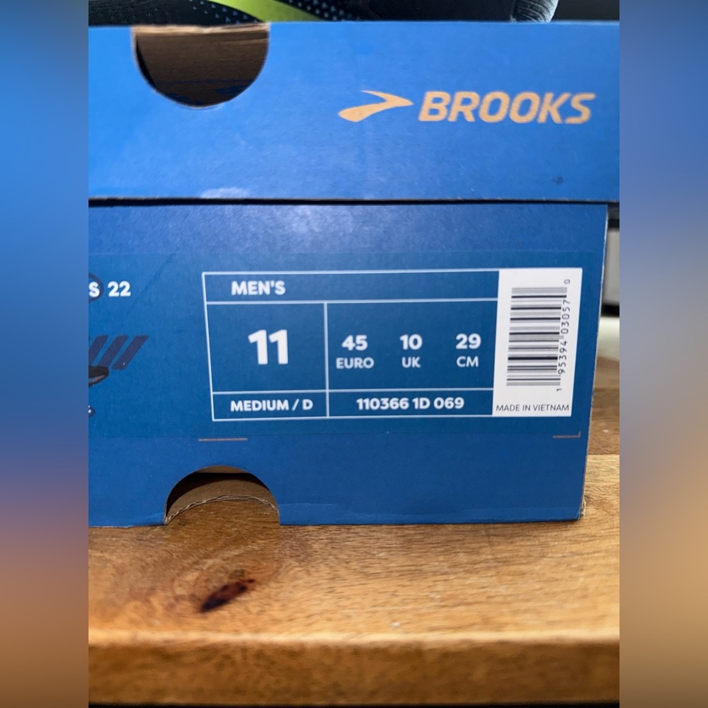 EUC Men’s Brooks Adrenaline GTS 22  - Size 11 Medium (D) - Picture 2 of 8